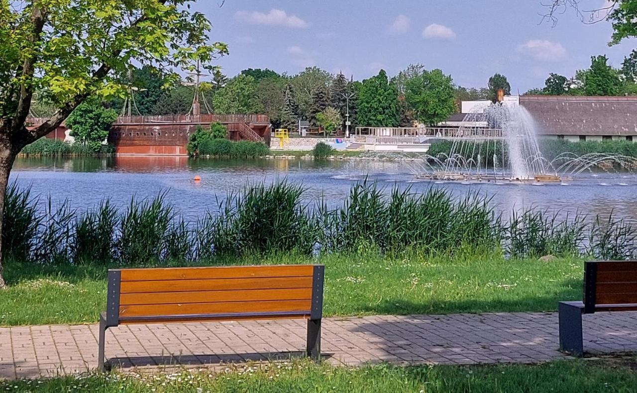 Sunshine Resort Apartment Hajdúszoboszló Buitenkant foto