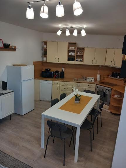 Sunshine Resort Apartment Hajdúszoboszló Buitenkant foto
